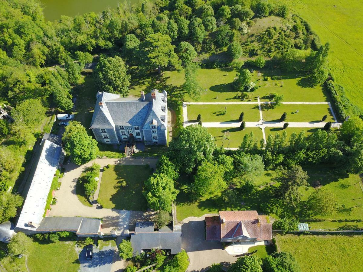 Chateau De La Fresnaye Bed and Breakfast Saint-Aubin-de-Luigné Exterior foto